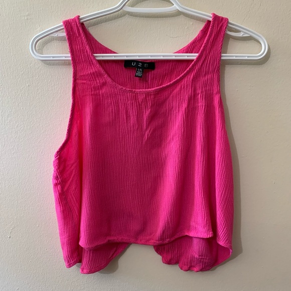 U2B | Pink Ruffle Crop Top - Picture 5 of 8